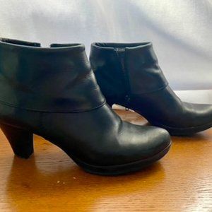 Tamaris black leather booties with heel